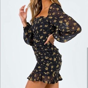 New Parvati Mini Dress Black Daisy Princess Polly Size 4 NWT Ruched Sheer Arms
